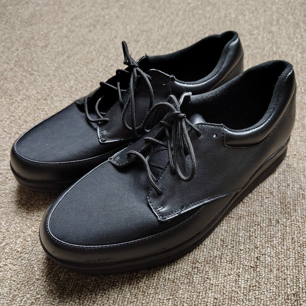 P.W. Minor Shoes Men's 9.5 Black Leather Lace Up Comfort Walking Casual